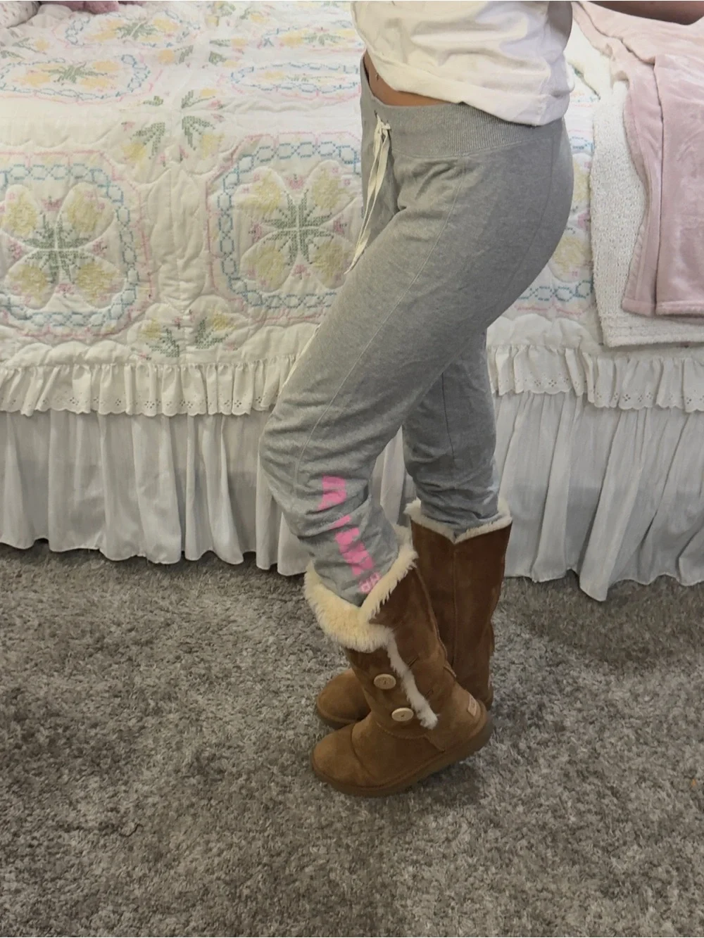 Y2K Victoria’s Secret pink sweats - Picture 4 of 12